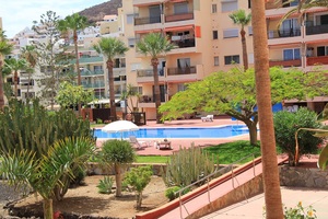 19 Swimming pool