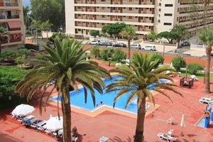 22 Swimming pool